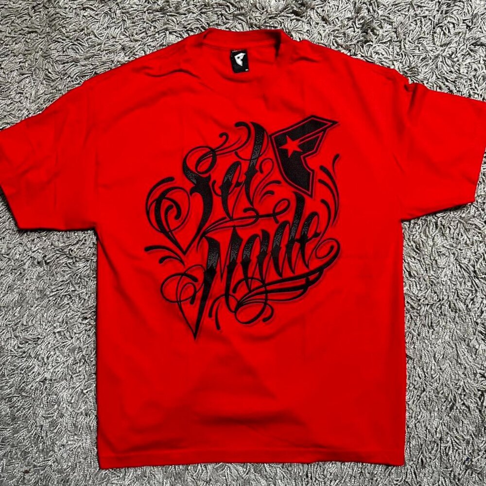 2000s Famous Brand Graphic Tee Size XL